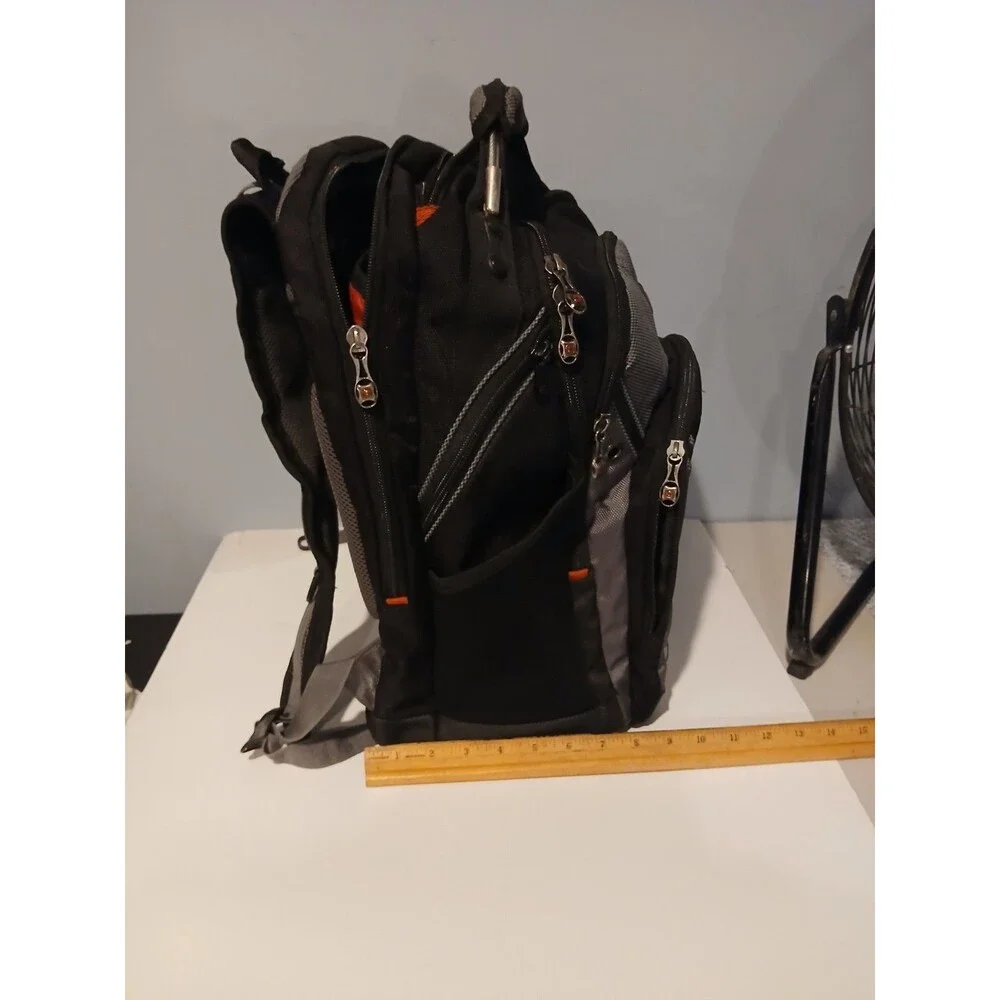 SWISS GEAR Synergy Pro 16 inch Laptop Backpack Black & Gray